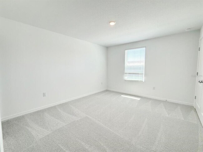 Building Photo - 2924 Skyline Lp
