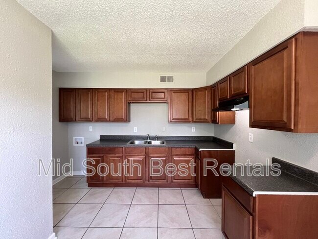 Building Photo - 4571 Spring Valley Dr
