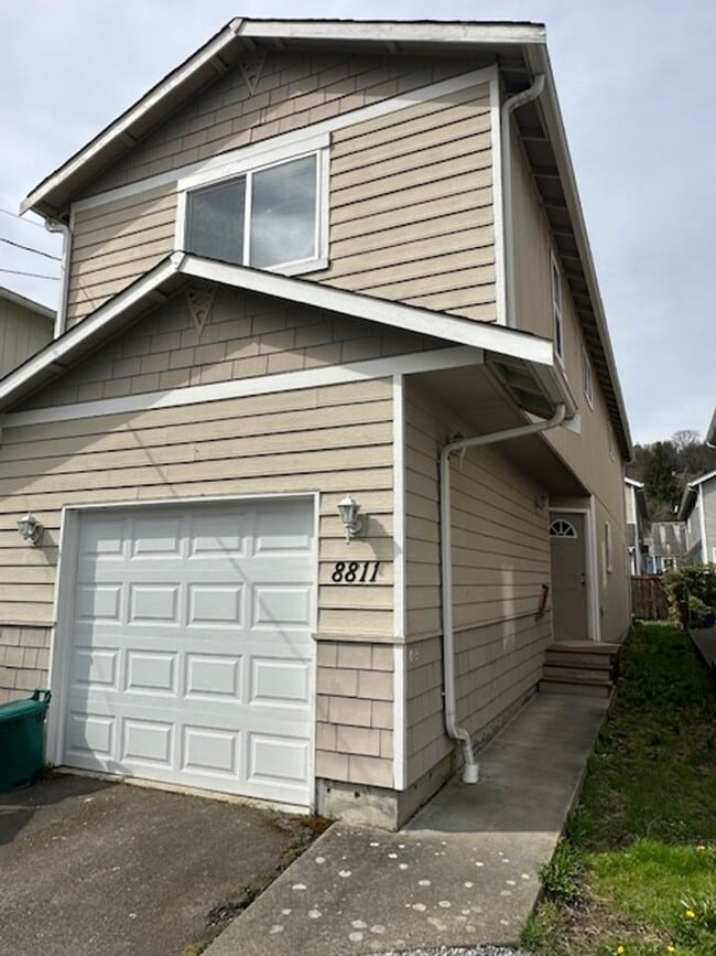 Building Photo - 8811 4th Ave S