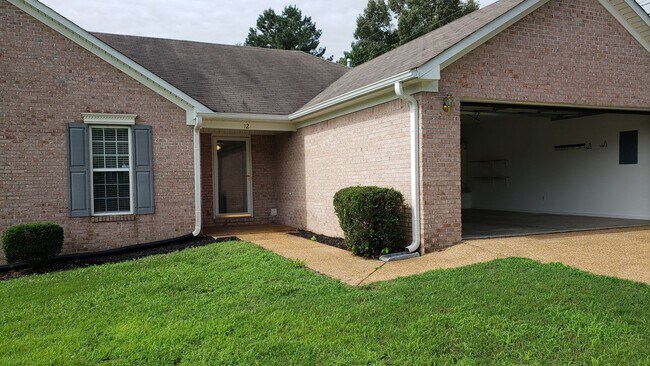Building Photo - Laurel Creek Subdivision