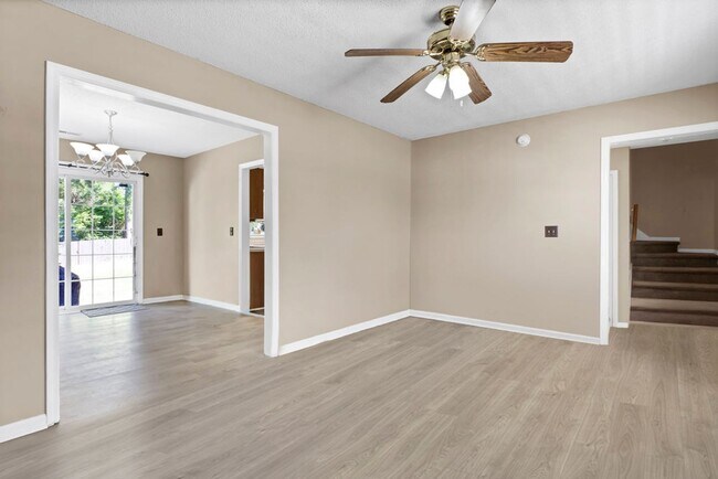 Foto del edificio - 134 Lawndale Ln