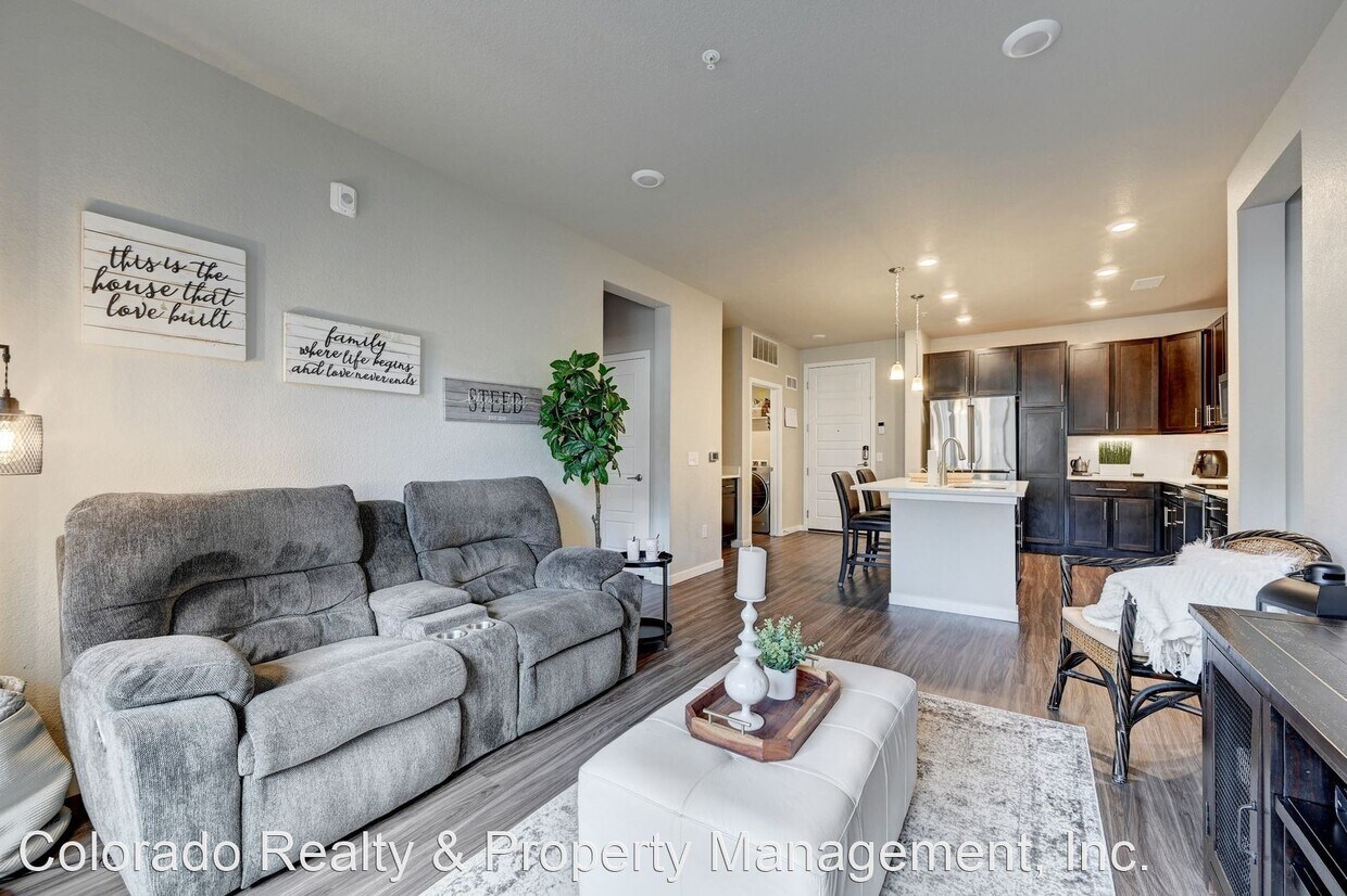 Primary Photo - 2 br, 2 bath House - 420 East Fremont Plac...