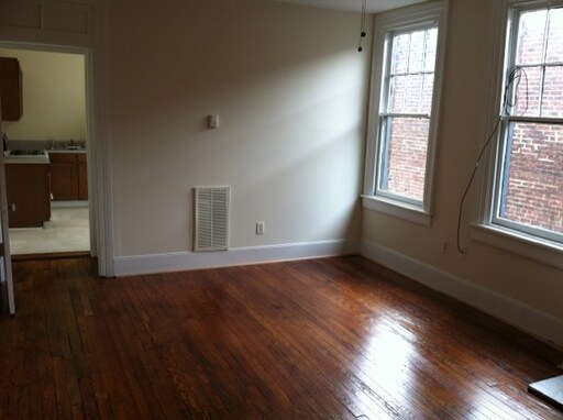 Building Photo - 106 E Leigh St