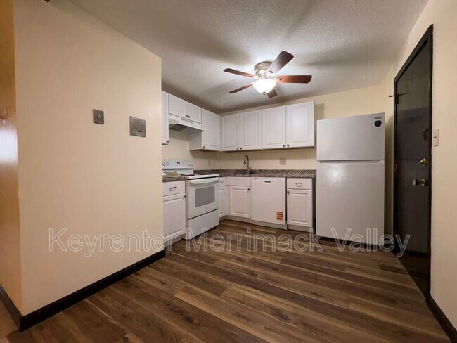 Foto del edificio - 700 Robbins Ave