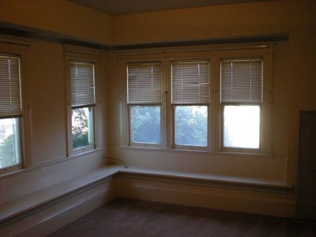 Foto del edificio - 1310 Homestead Rd