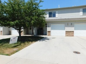 Building Photo - 2464 Ajay Ave