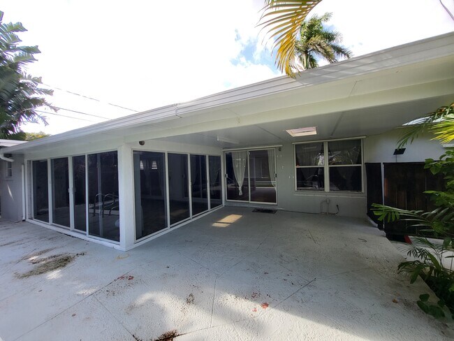 Foto del edificio - 1419 N 16th Ct
