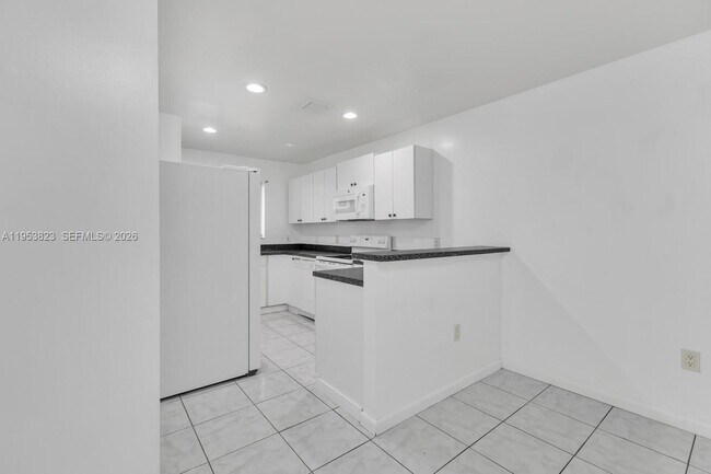 Building Photo - 843 NW 7th St