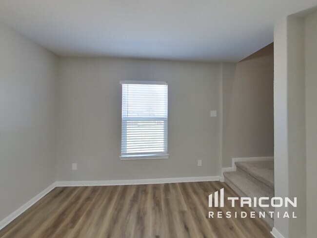 Foto del edificio - 6812 Rosenthal Pass