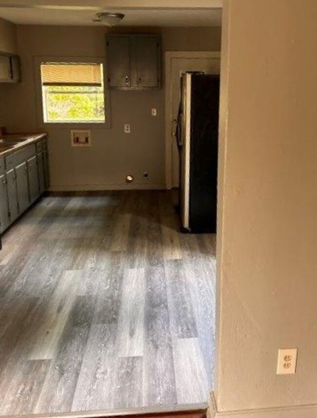 Building Photo - BELOW MARKET RENT!