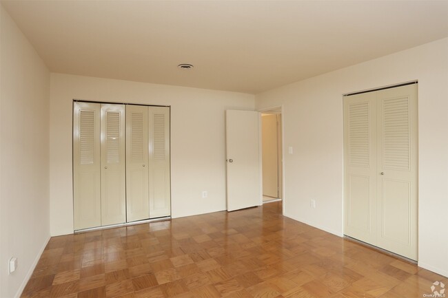 Foto del edificio - 44 NY-25A