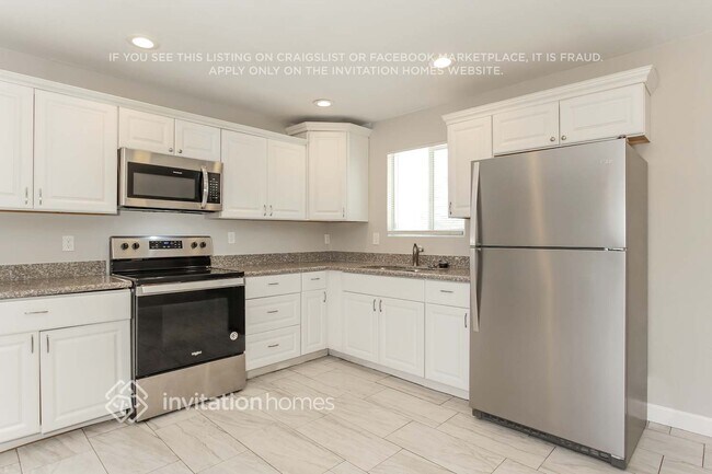 Building Photo - 12614 W Del Rio Ln