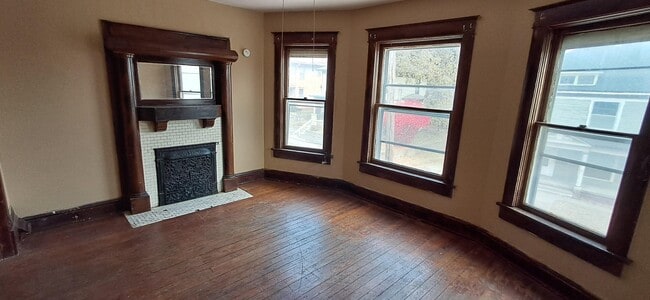 Building Photo - 704 N 12th St