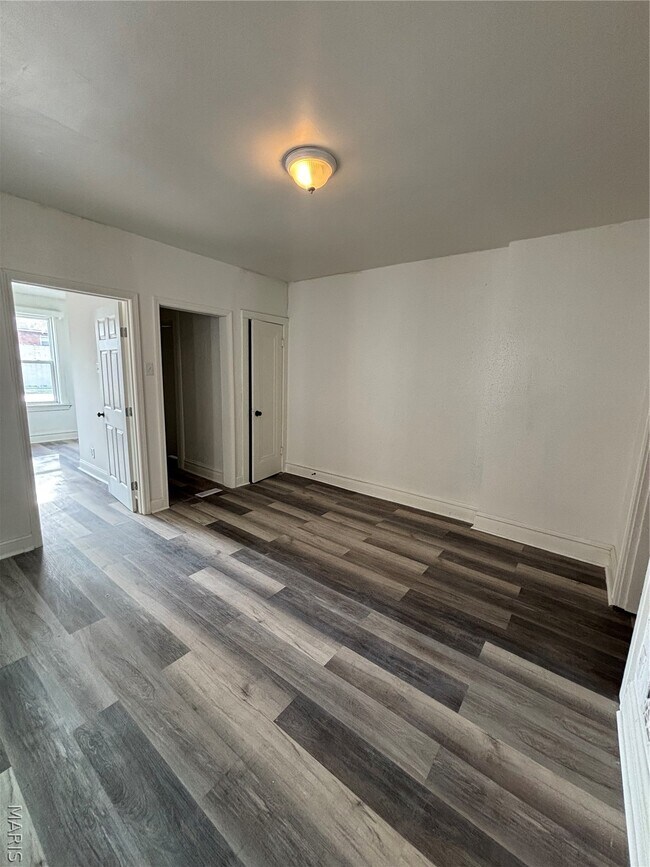 Foto del edificio - 6037 W Florissant Ave