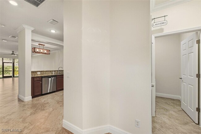 Foto del edificio - 2080 Wellington St