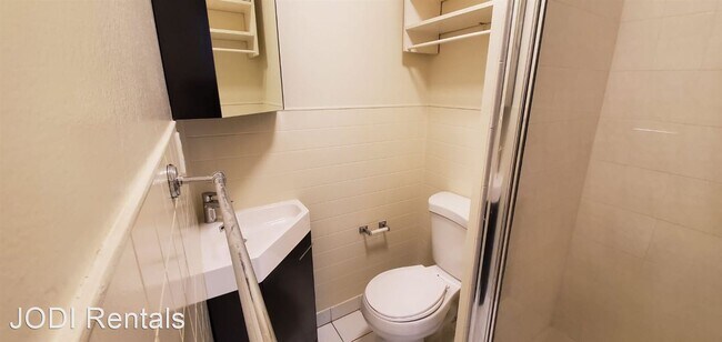 Building Photo - Studio, 1 bath House - 2396 Webster St #2