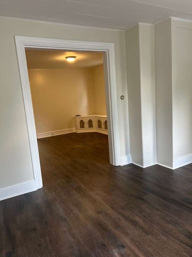 Building Photo - Newly renovated 2 bedroom House near Carlisle school complex