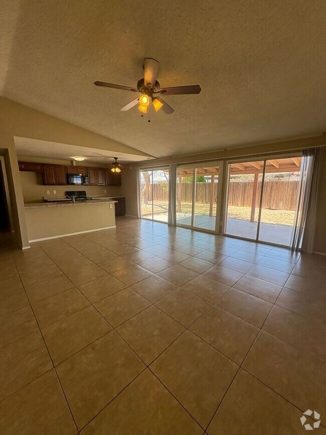 Building Photo - 8002 W Mariposa Dr