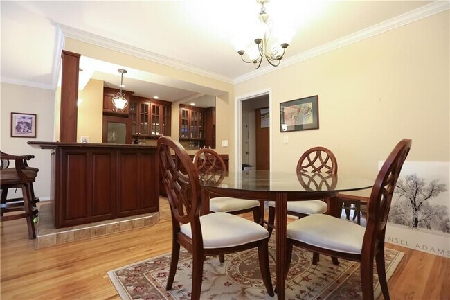 Foto del edificio - 2640 Highland Ave