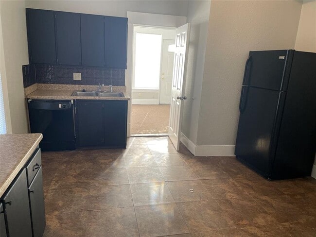 Building Photo - 413 W Franklin St