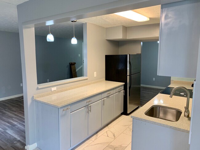 Endless Quartz Counters - 8009 Mandan Rd