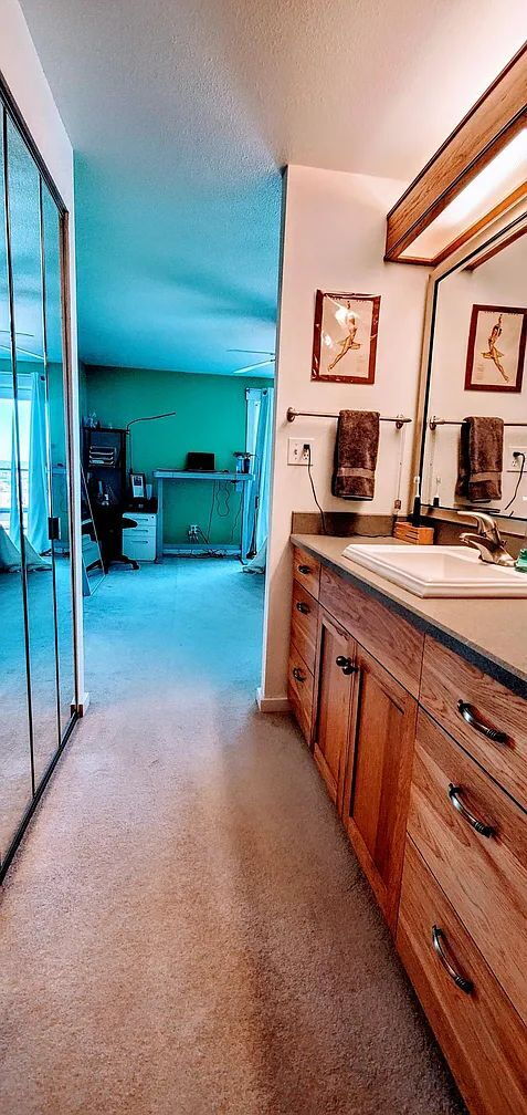 Building Photo - "Charming 1-Bedroom Oasis in the Heart of Jersey City – Your Perfect Urban Retreat!"