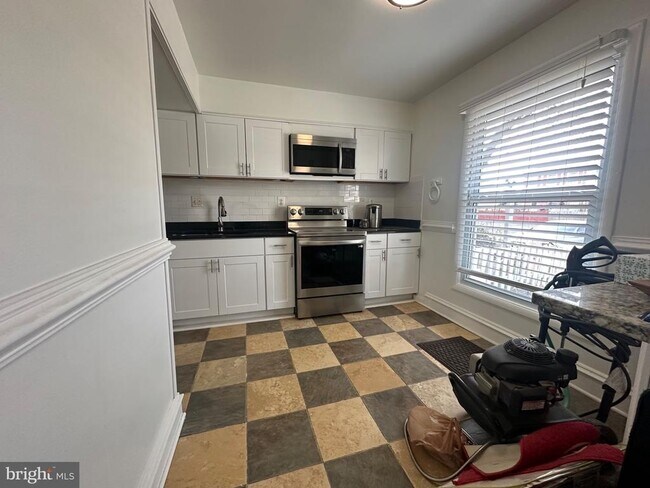 Foto del edificio - 8282 White Pine Dr