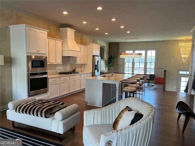 Building Photo - 1915 Skyfall Cir