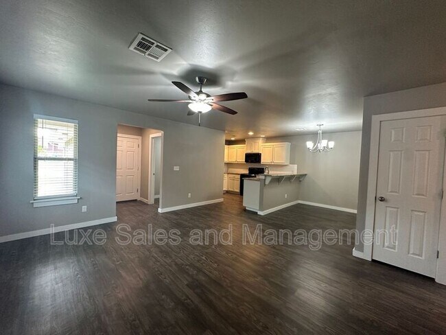 Foto del edificio - 797 SW 13th St