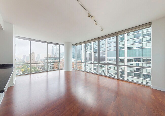 Building Photo - 1201 S Prairie Ave