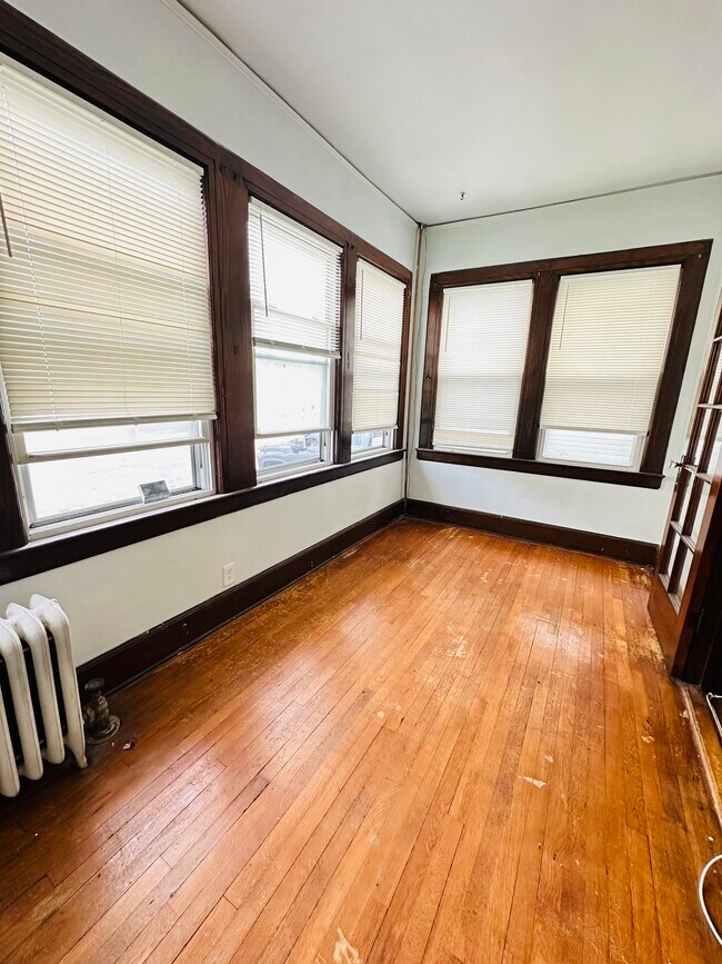 Den - 49 Monticello Ave