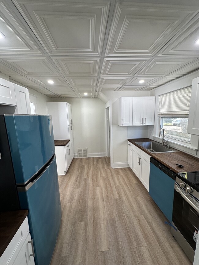 Photo - 1023 Bement St House