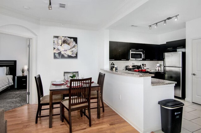 Foto del edificio - 2801 N Braeswood Blvd