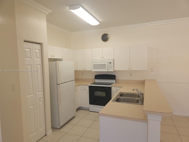 Building Photo - 2902 Crestwood Ter