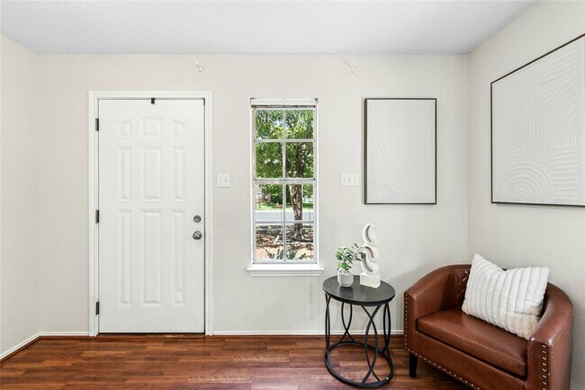 Foto del edificio - 8411 Glen Canyon Dr