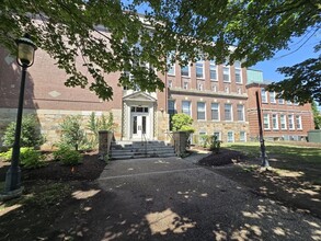 Building Photo - 130 Beach St
