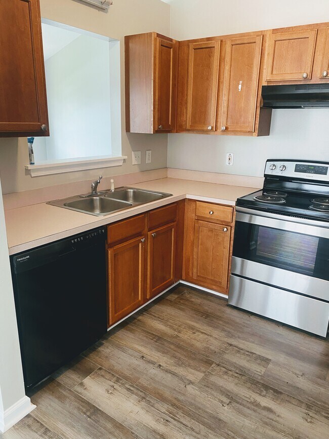 Foto del edificio - 100 Crown Colony Ct