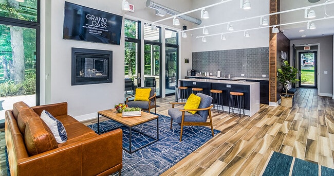 Building Photo - Grand Oaks