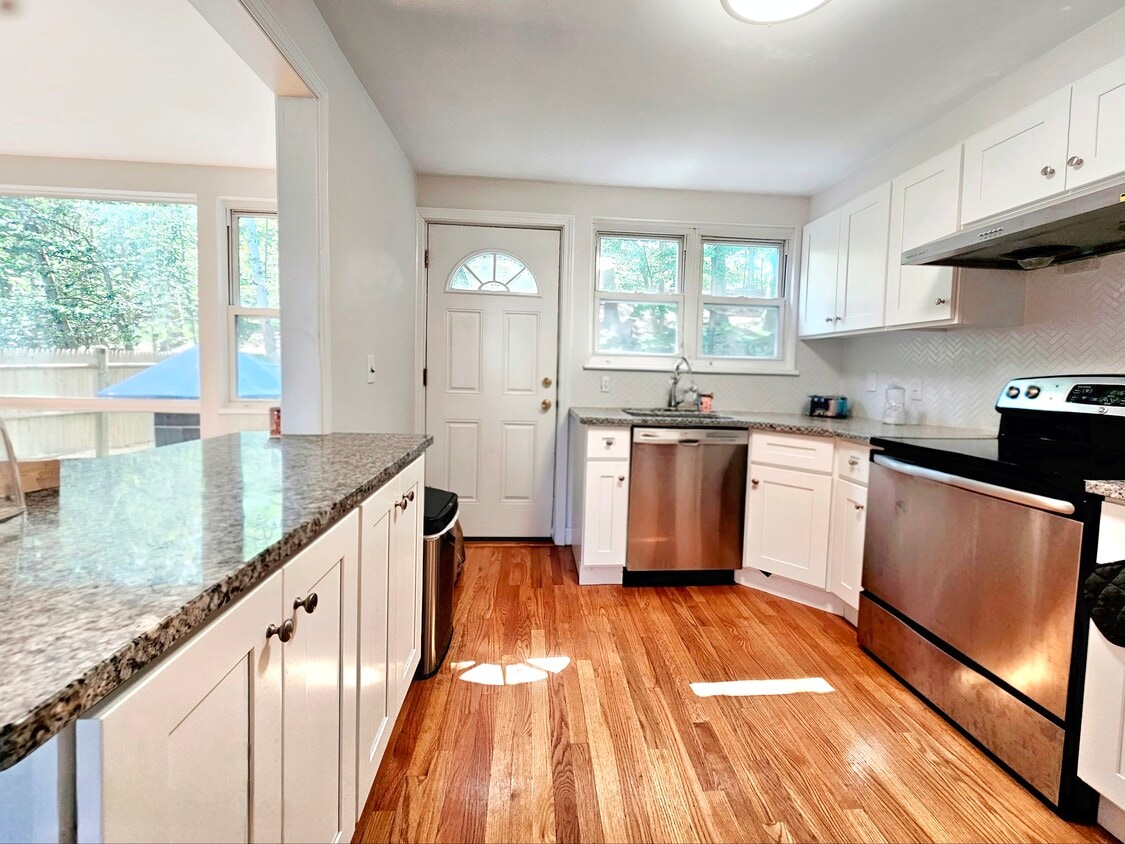 Primary Photo - 119 Chestnut St