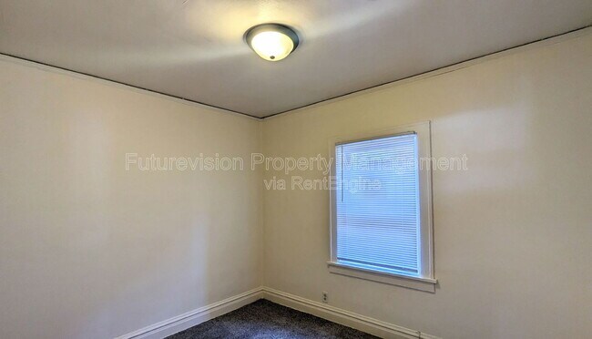 Foto del edificio - 825 W Jefferson St