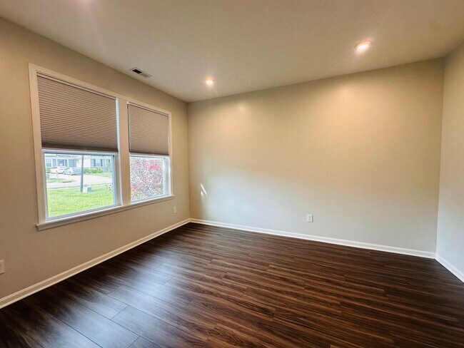 Foto del edificio - Contemporary Comfort Meets Convenience in Mt. Washington