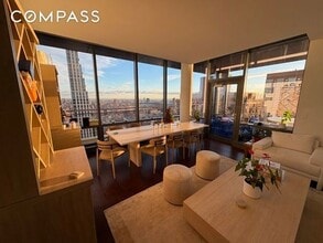 Building Photo - 200 W 67th St