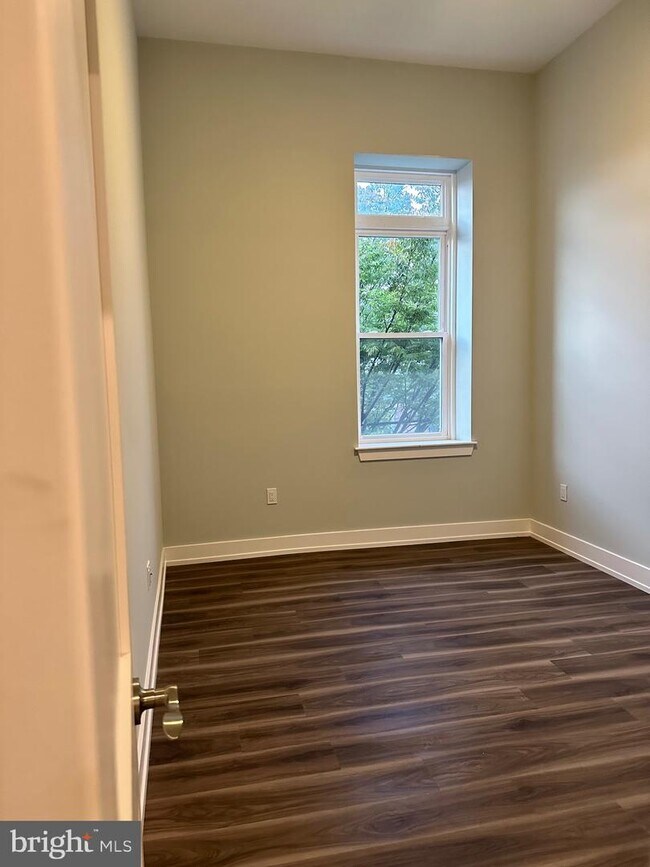 Building Photo - 2651 Buckius St