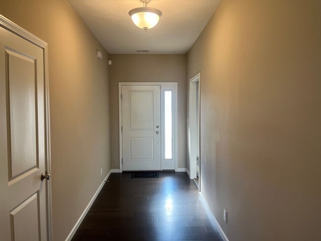 Building Photo - 933 Farrier Pl