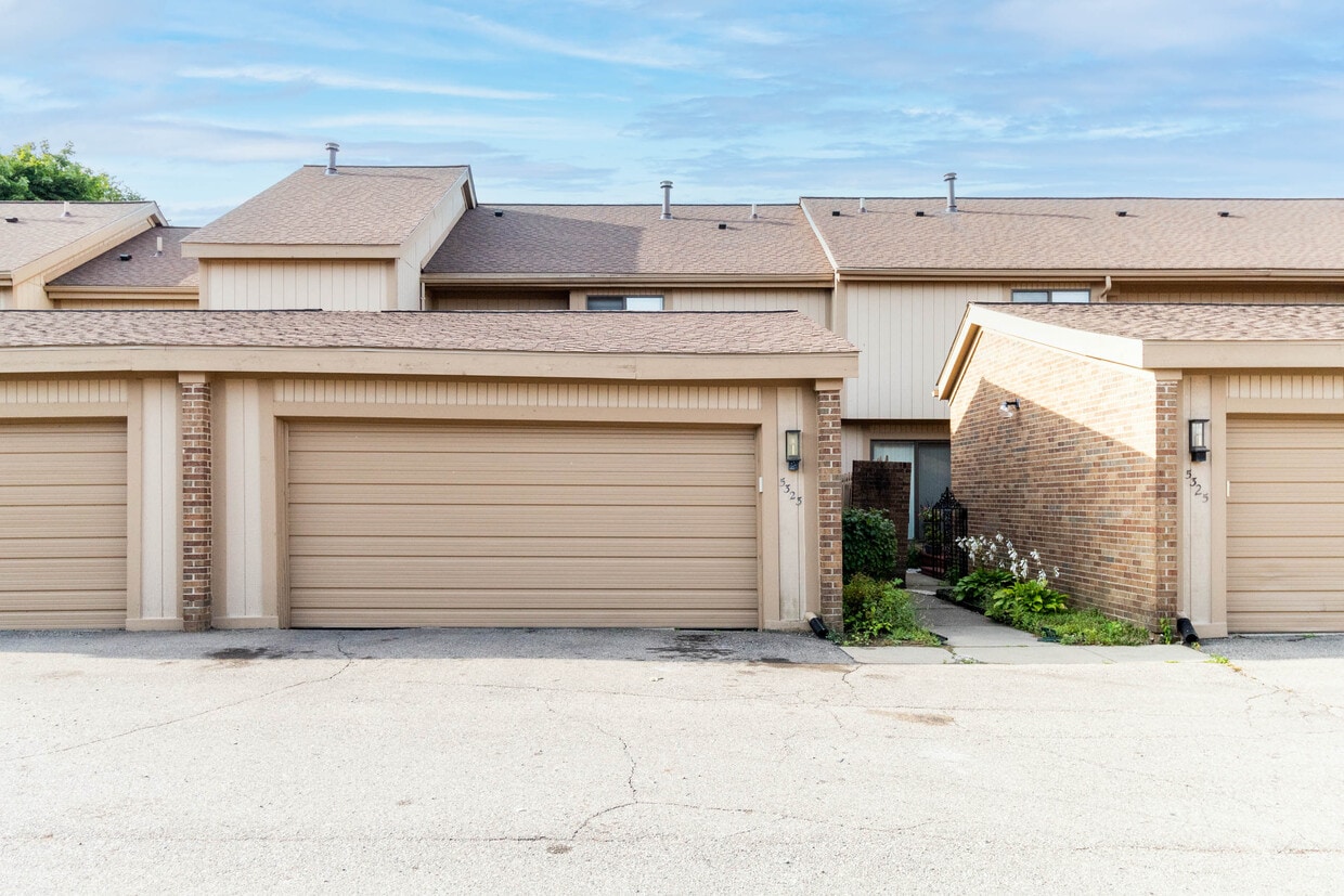5323 Wright Way S Unit 5323, West Bloomfield, MI 48322 Condo for Rent