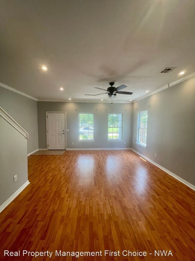 Building Photo - 3 br, 2.5 bath House - 3642 N Tower Circle