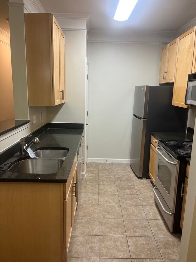 Building Photo - Available now. Beautiful, FULLY REMODELED 1 BR/1 BA Condo at the Regatta On James Island!