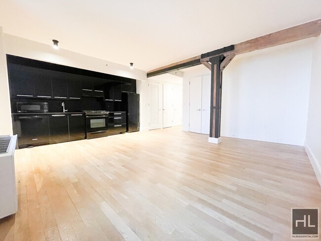 Building Photo - NO FEE Dream Williamsburg Studio