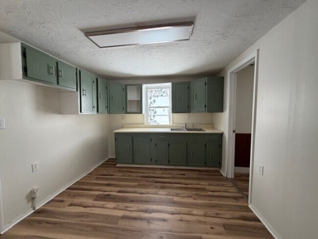 Foto del edificio - 2 Bed 1 Bath Single Family Home Available in Fairborn