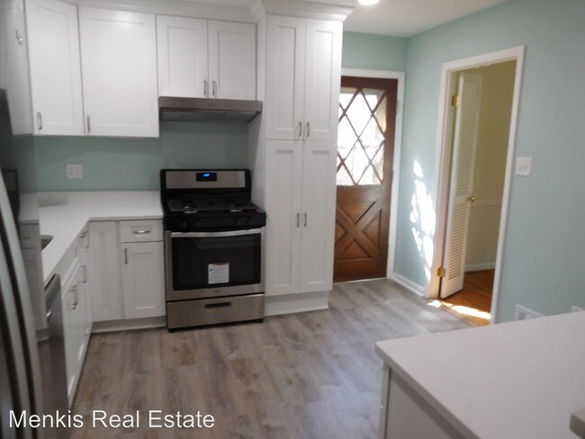 Building Photo - 12811 Saddlebrook Dr